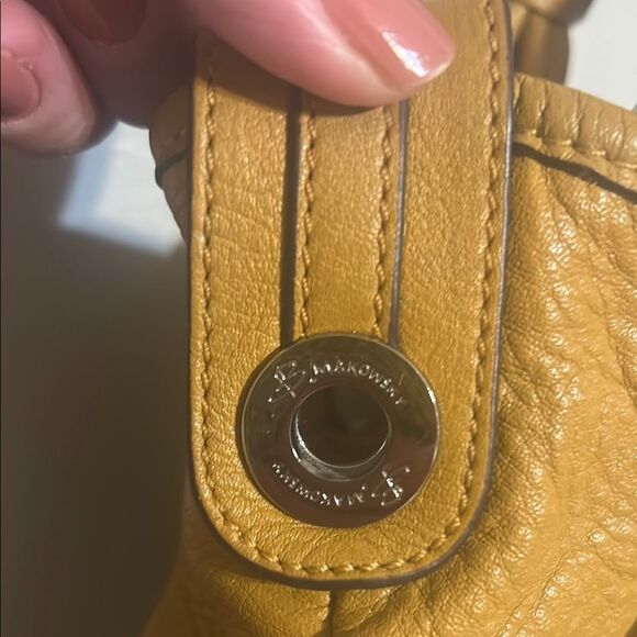 B makowski Elegant mustard yellow  Leather Tote Bag - Picture 16 of 16
